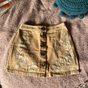 Tan Denim Jean Embroidered Floral Mini Skirt Size M but fits like S
